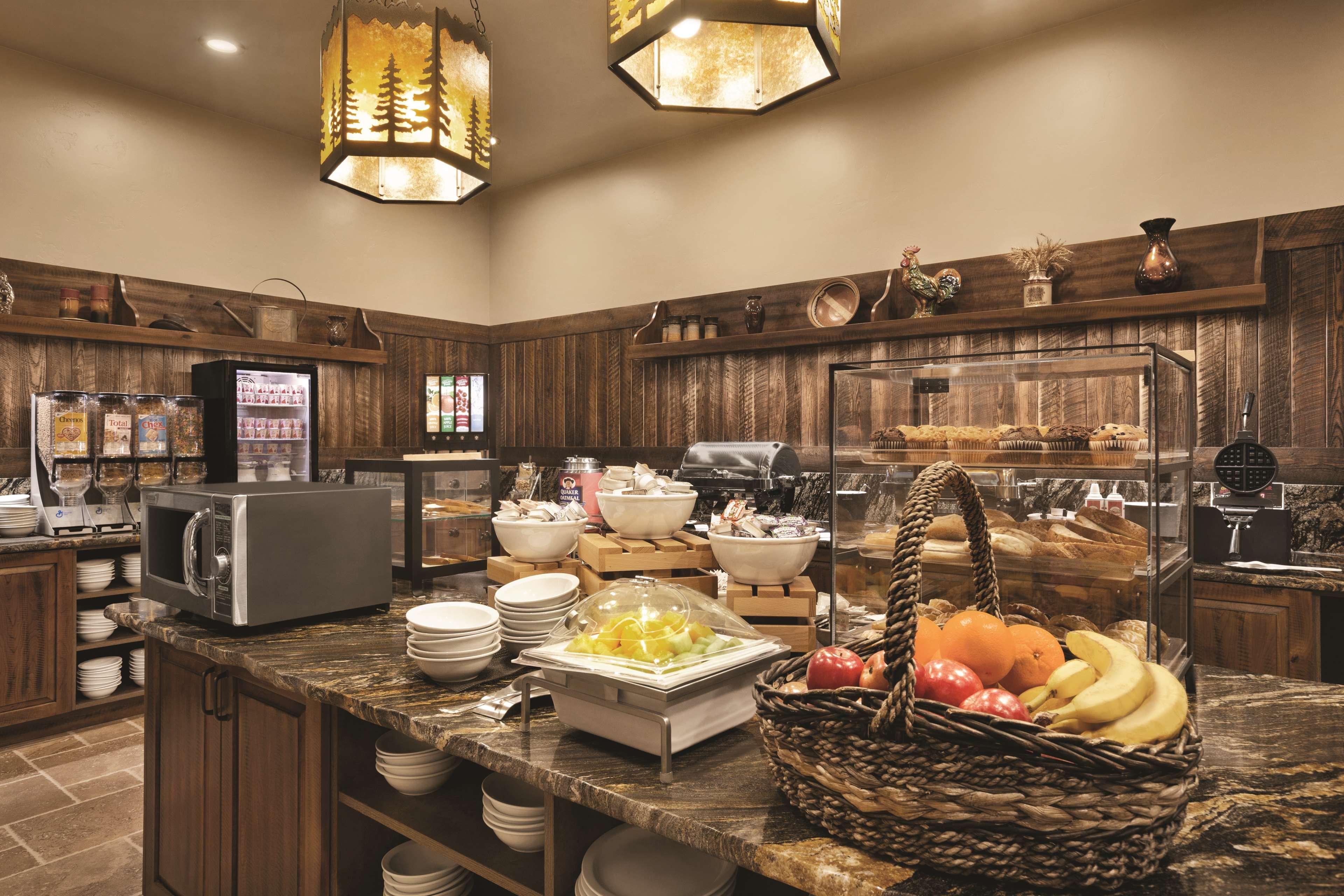 Glacier International Lodge Kalispell Bagian luar foto